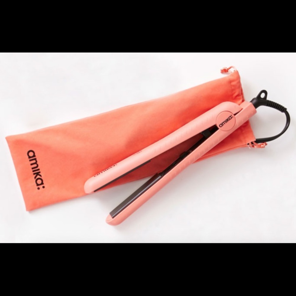 Amika Straightener